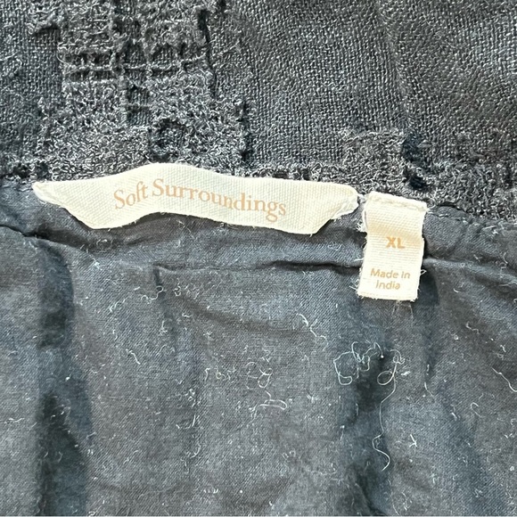 Soft Surrounding Black Embroidered Tunic Crochet Lace Trim Long Sleeve Boho XL - Picture 9 of 10